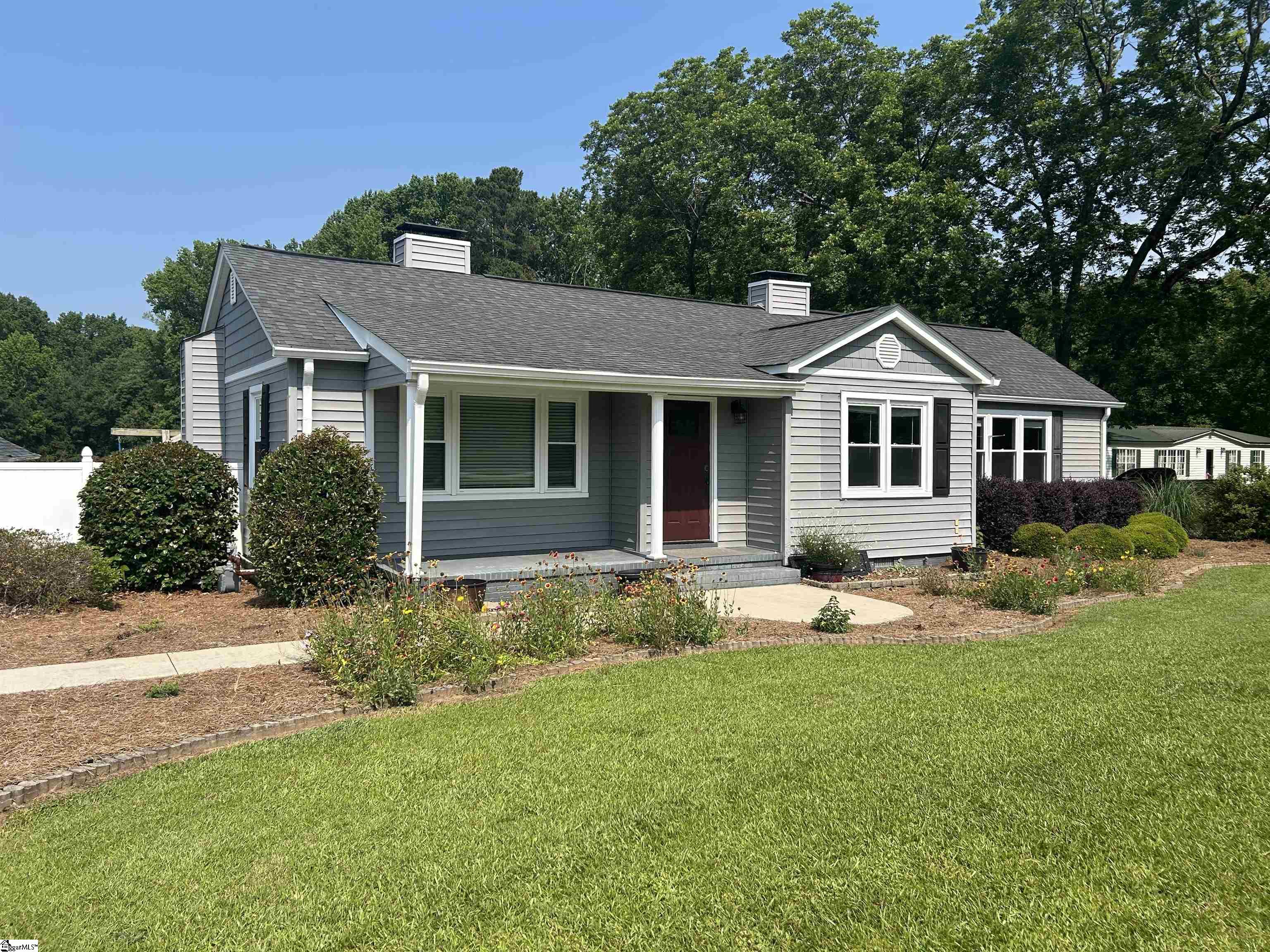 411 Old Colony Road Clinton, SC 29325 - Photo 6 of 48 Gallery Image 6