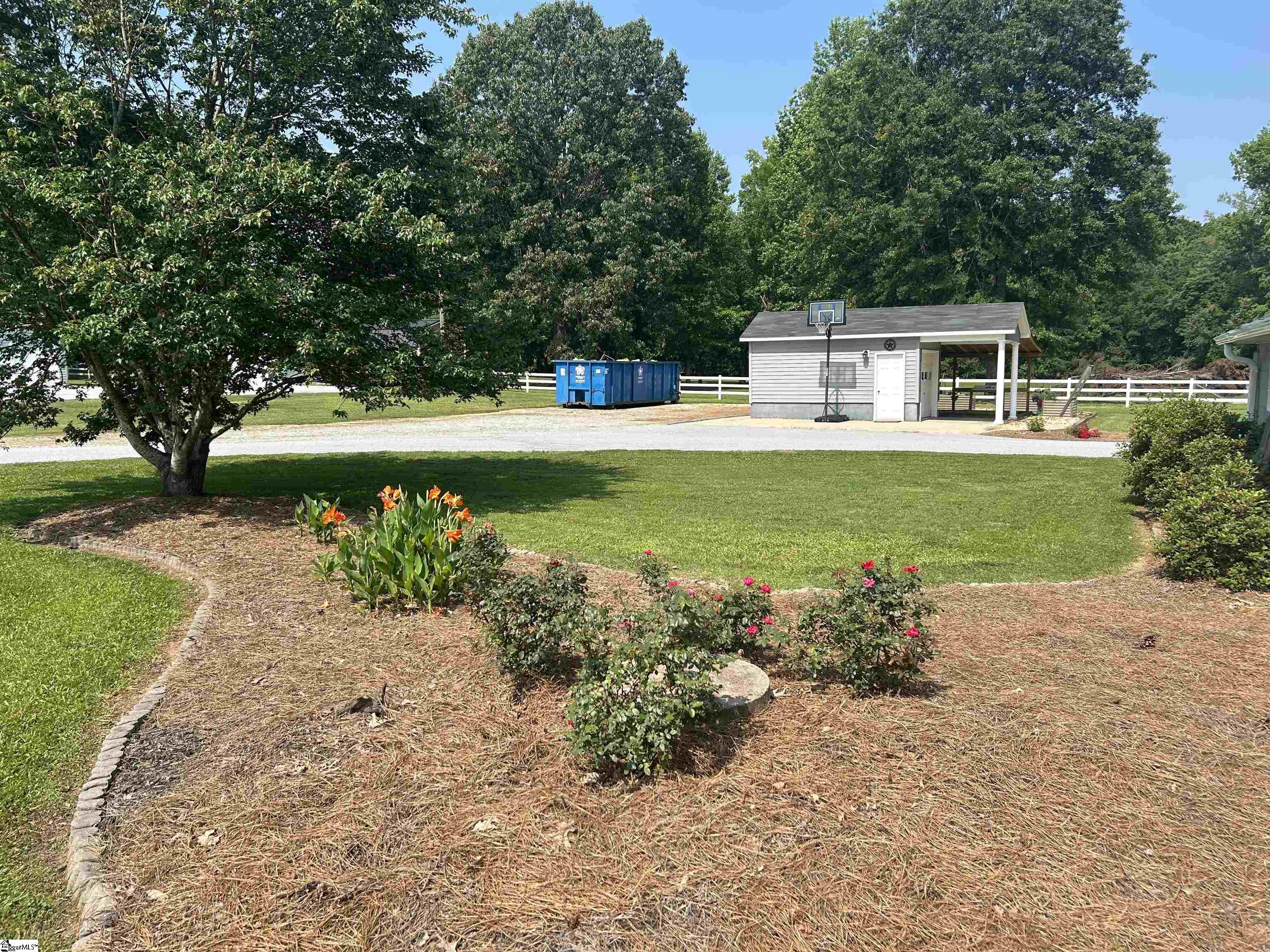 411 Old Colony Road Clinton, SC 29325 - Photo 8 of 48 Gallery Image 8