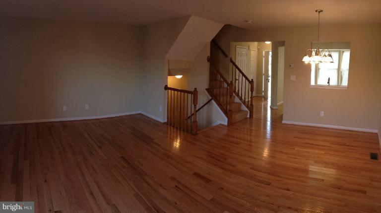 49 Powder View Court Baltimore, MD 21236 - Photo 13 of 15 Living Room