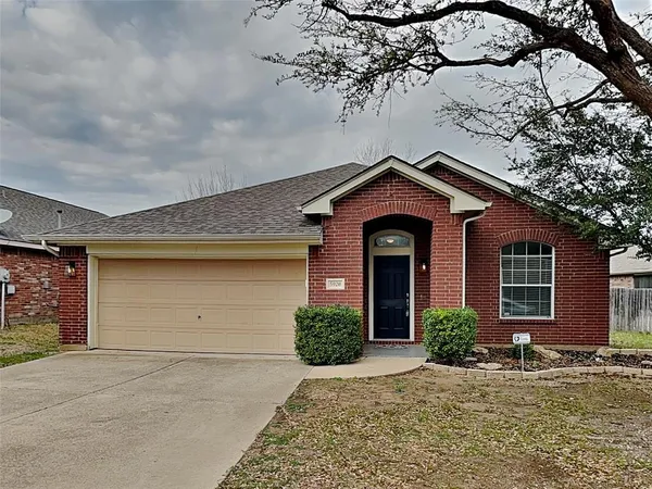 $2,450 | 5920 Paloma Blanca Drive, Fort Worth, TX 76179
