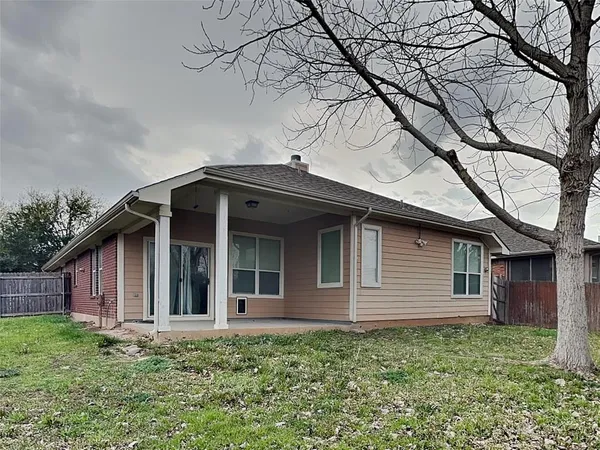 $2,450 | 5920 Paloma Blanca Drive, Fort Worth, TX 76179