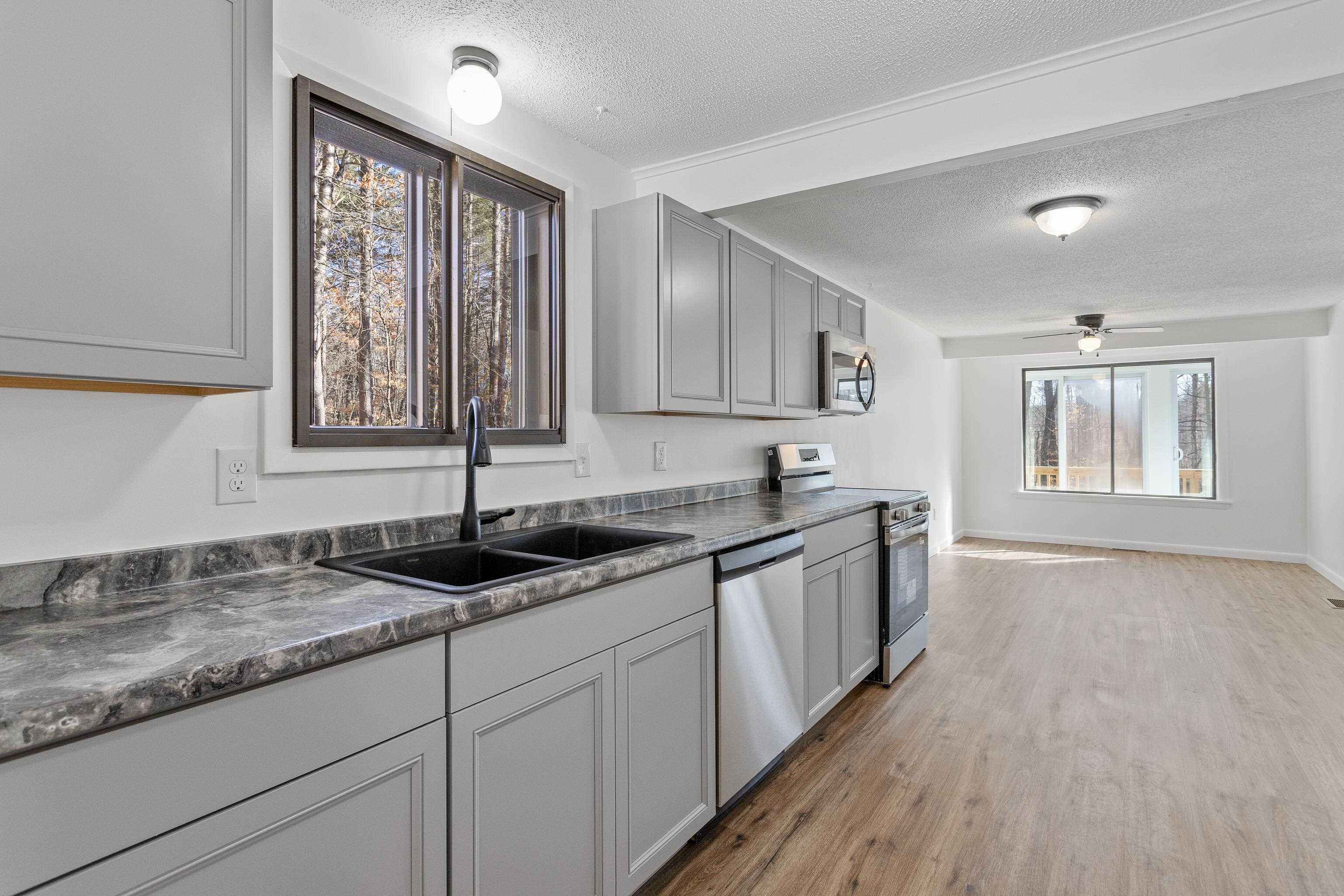 120 Hooksett Turnpike Concord, NH 03301 - Photo 8 of 58