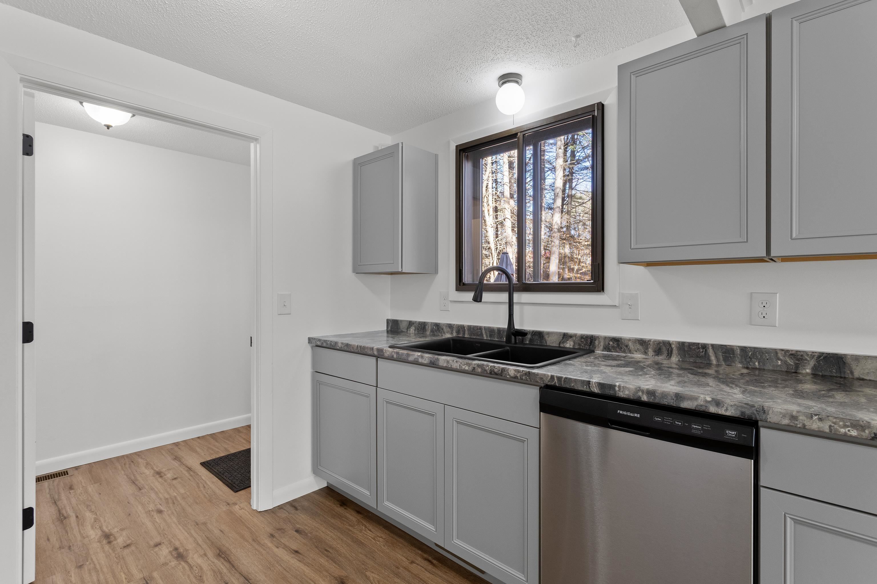 120 Hooksett Turnpike Concord, NH 03301 - Photo 9 of 58