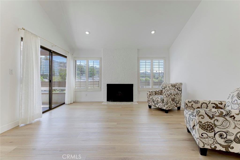 1325 Valley View Road, Unit 301 Glendale, CA 91202 - Photo 9 of 43