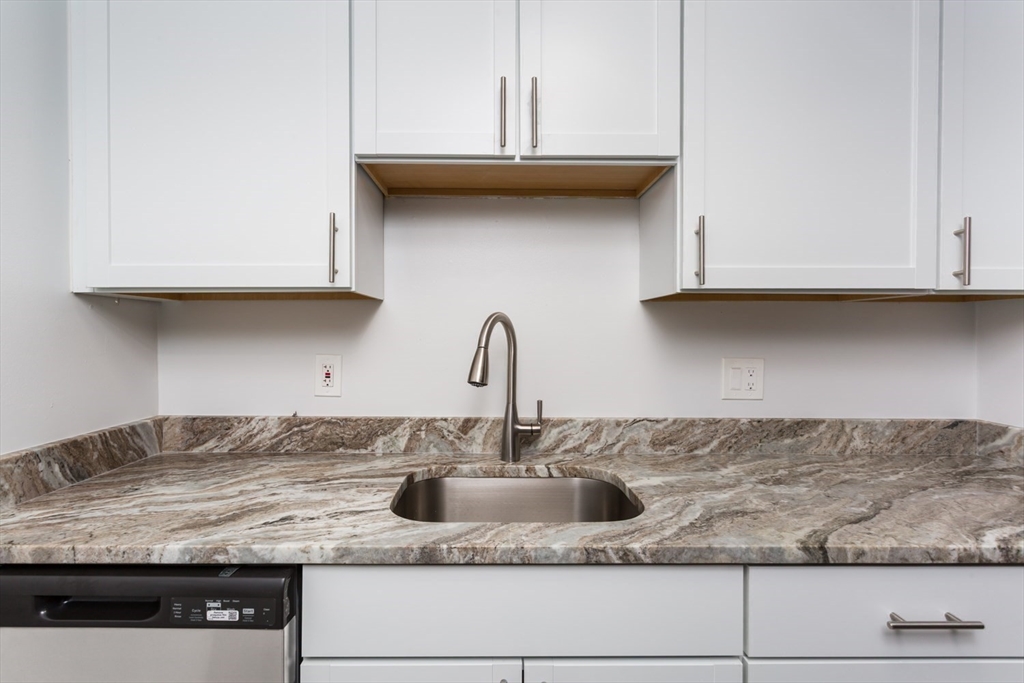 2209 Franklin Crossing Road, Unit 2209 Franklin, MA 02038 - Photo 12 of 32 Gallery Image 12