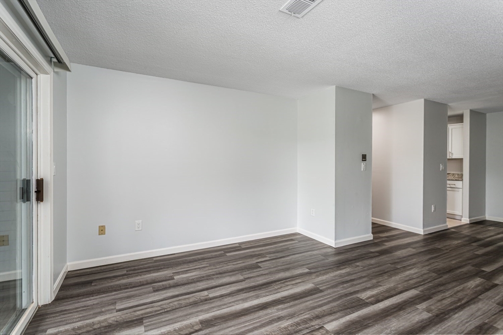 2209 Franklin Crossing Road, Unit 2209 Franklin, MA 02038 - Photo 6 of 32 Gallery Image 6