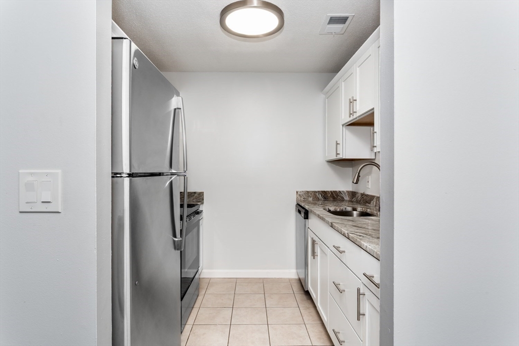 2209 Franklin Crossing Road, Unit 2209 Franklin, MA 02038 - Photo 9 of 32 Gallery Image 9