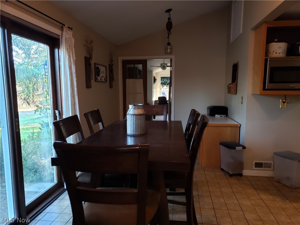 13881 Chardon-Windsor Road Chardon, OH 44024 - Photo 6 of 34 Gallery Image 6