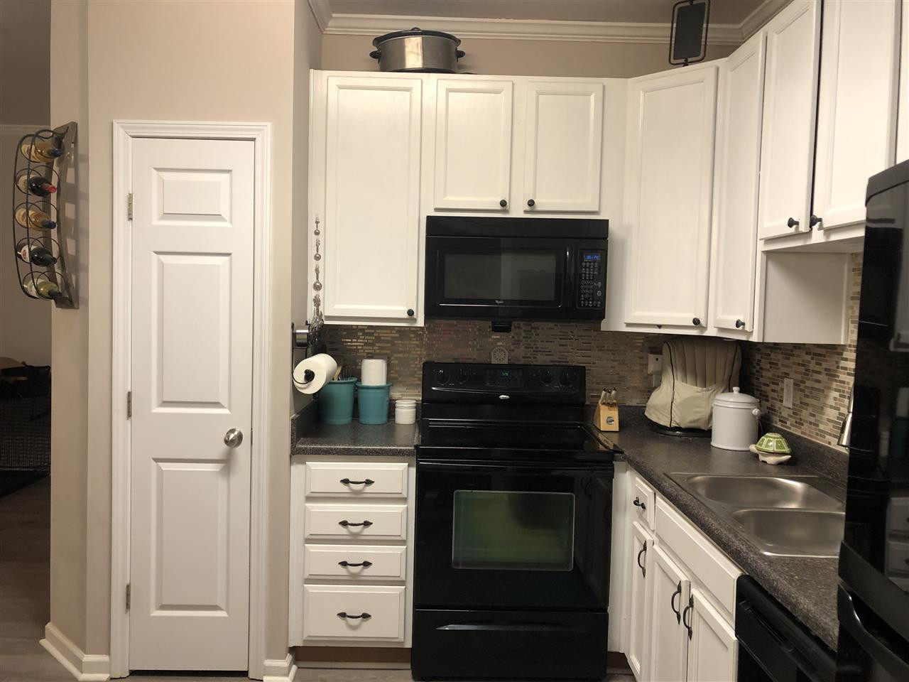 2230 Valley Edge Drive, Unit 101 Raleigh, NC 27614 - Photo 9 of 29 Kitchen & Pantry