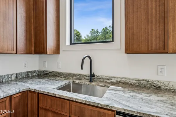 $449,000 | 1533 Pactolas Road, Unit 102, Johnson City, TN 37604