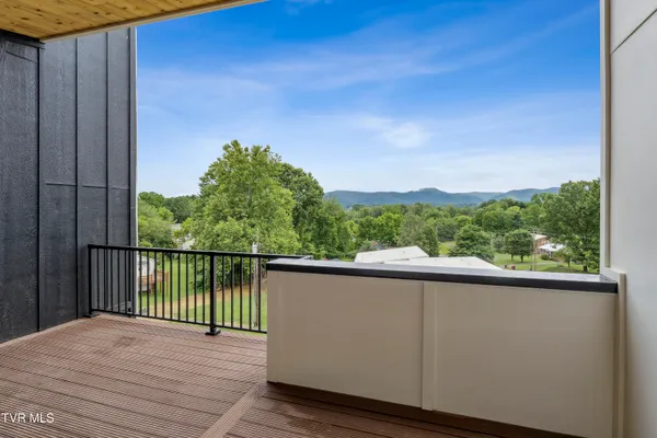 $449,000 | 1533 Pactolas Road, Unit 102, Johnson City, TN 37604