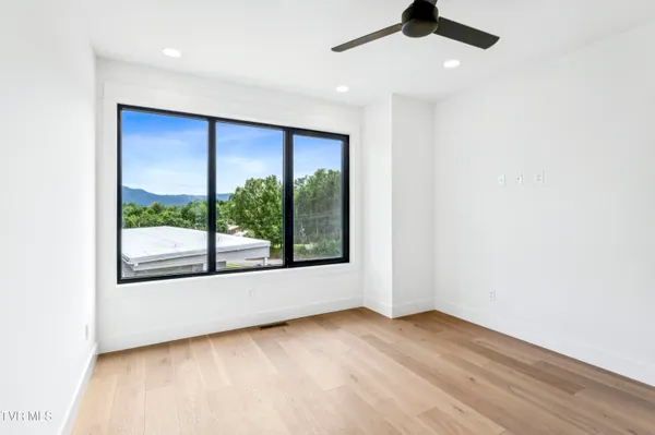 $449,000 | 1533 Pactolas Road, Unit 102, Johnson City, TN 37604