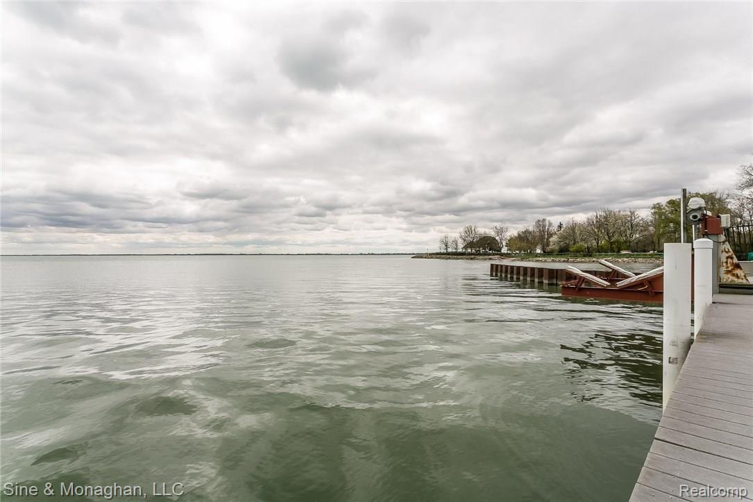 747 Whittier Road Grosse Pointe, MI 48230 - Photo 89 of 96 105-Exterior-4039461-medium.jpg