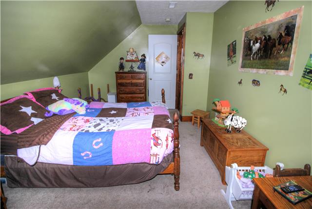 4705 Cole Ridge Road Beechgrove, TN 37018 - Photo 16 of 20 Second upstairs bedroom.