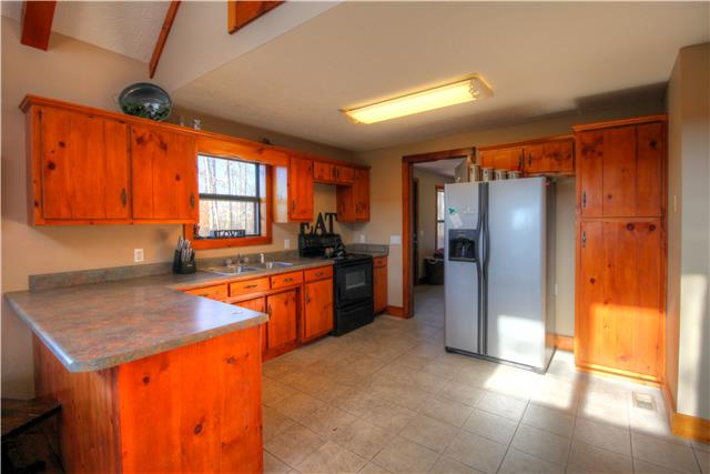 4705 Cole Ridge Road Beechgrove, TN 37018 - Photo 6 of 20 Another view of the open kitchen.