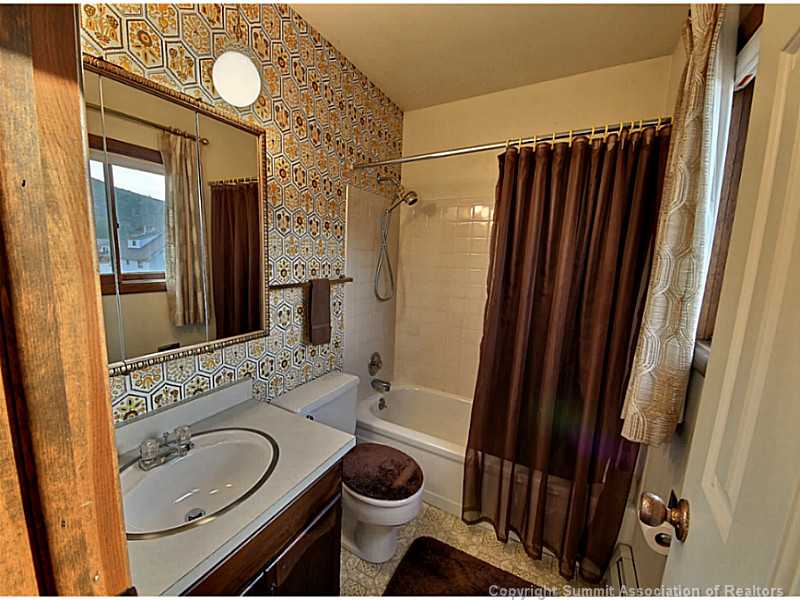 698 Deer Path Road Dillon, CO 80435 - Photo 13 of 25 Bathroom.