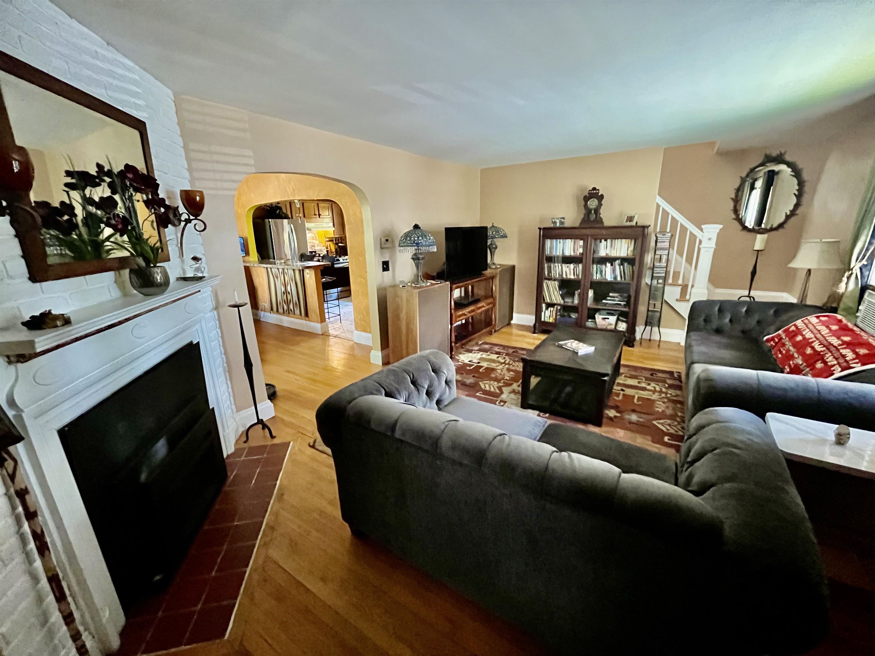 747 Hanover Street Manchester, NH 03104 - Photo 3 of 17 Gallery Image 3