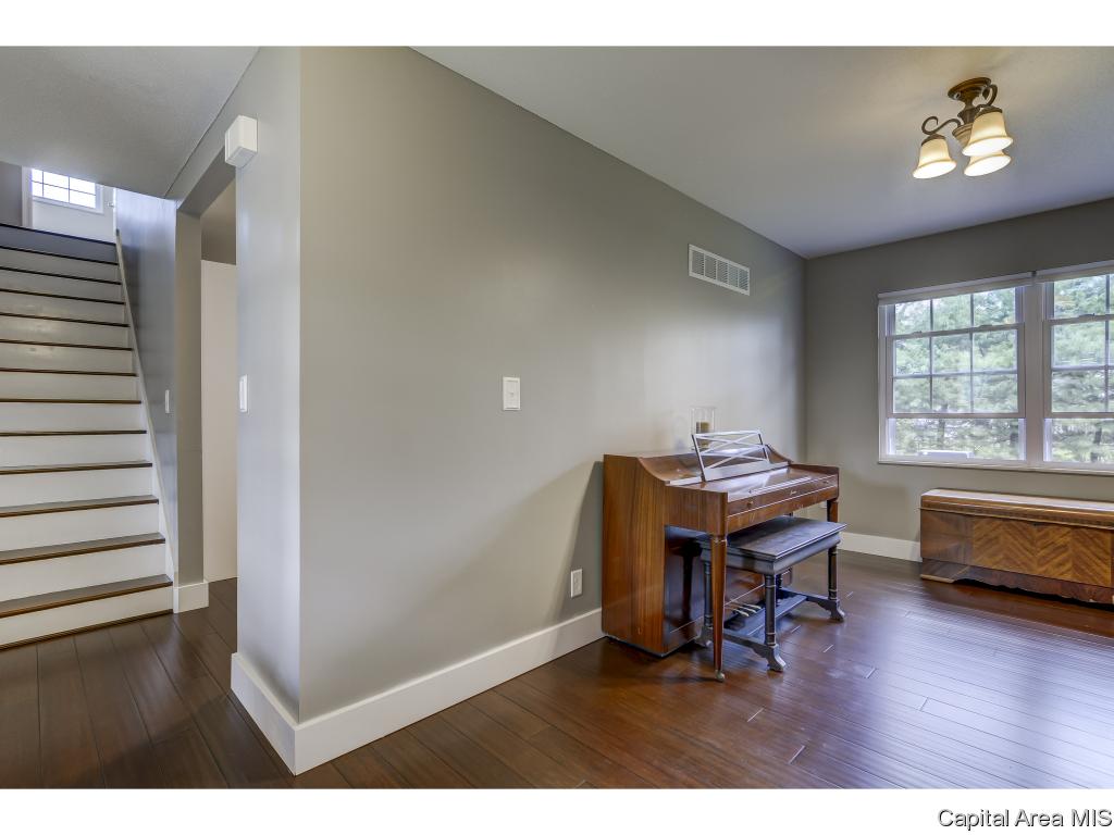 107 Exmore Drive Springfield, IL 62704 - Photo 18 of 36