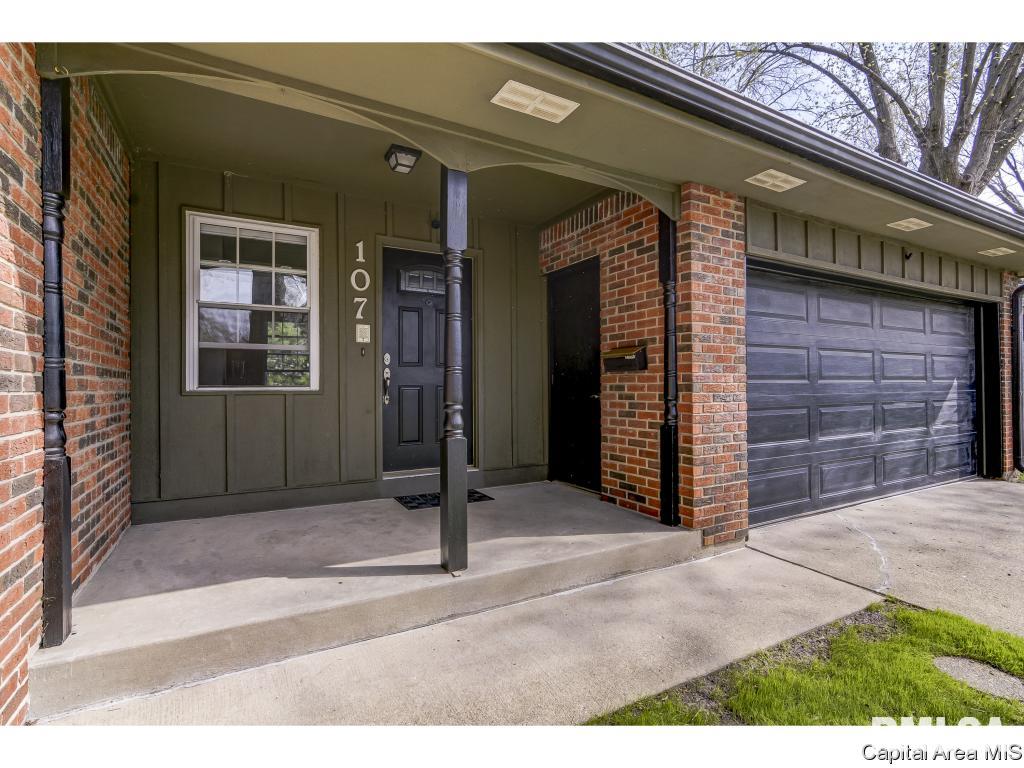 107 Exmore Drive Springfield, IL 62704 - Photo 2 of 36