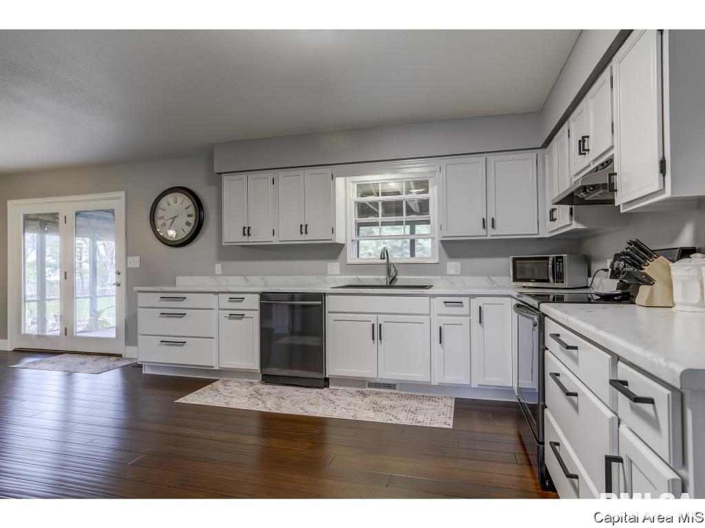 107 Exmore Drive Springfield, IL 62704 - Photo 5 of 36