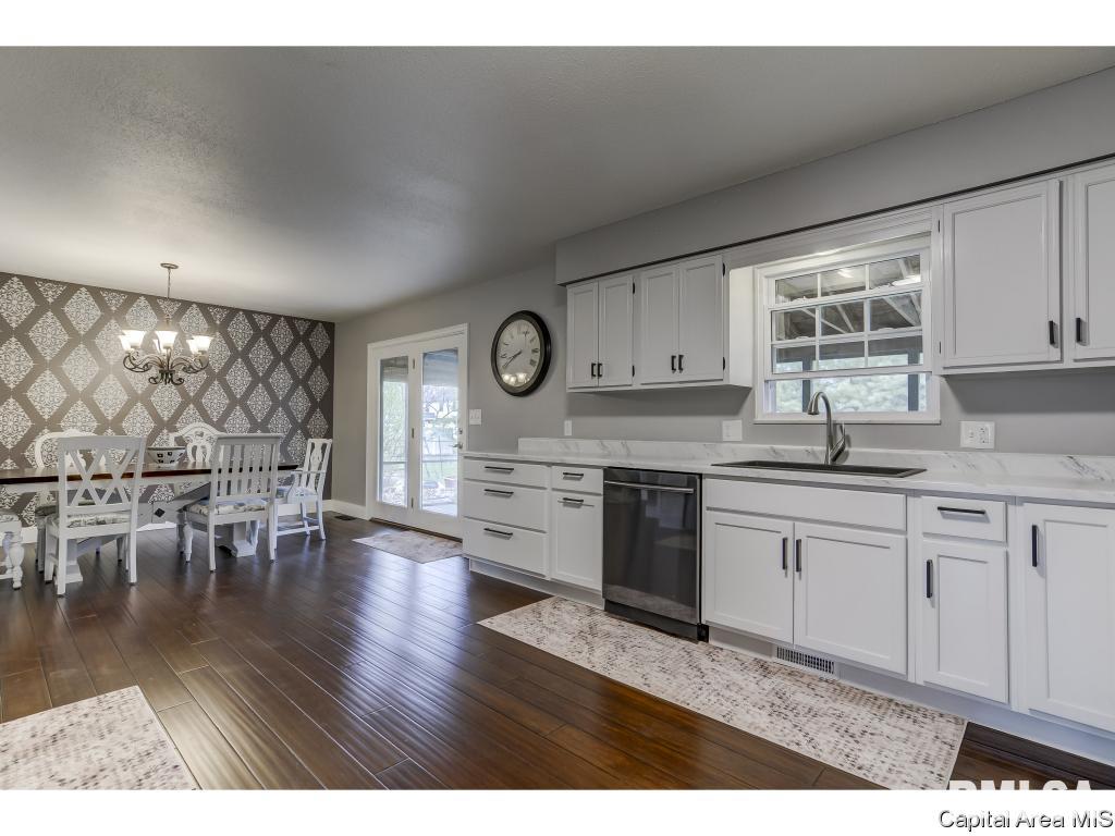 107 Exmore Drive Springfield, IL 62704 - Photo 6 of 36