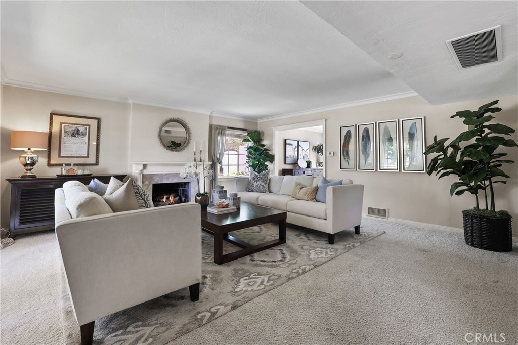 11672 Foster Road Rossmoor, CA 90720 - Photo 6 of 43