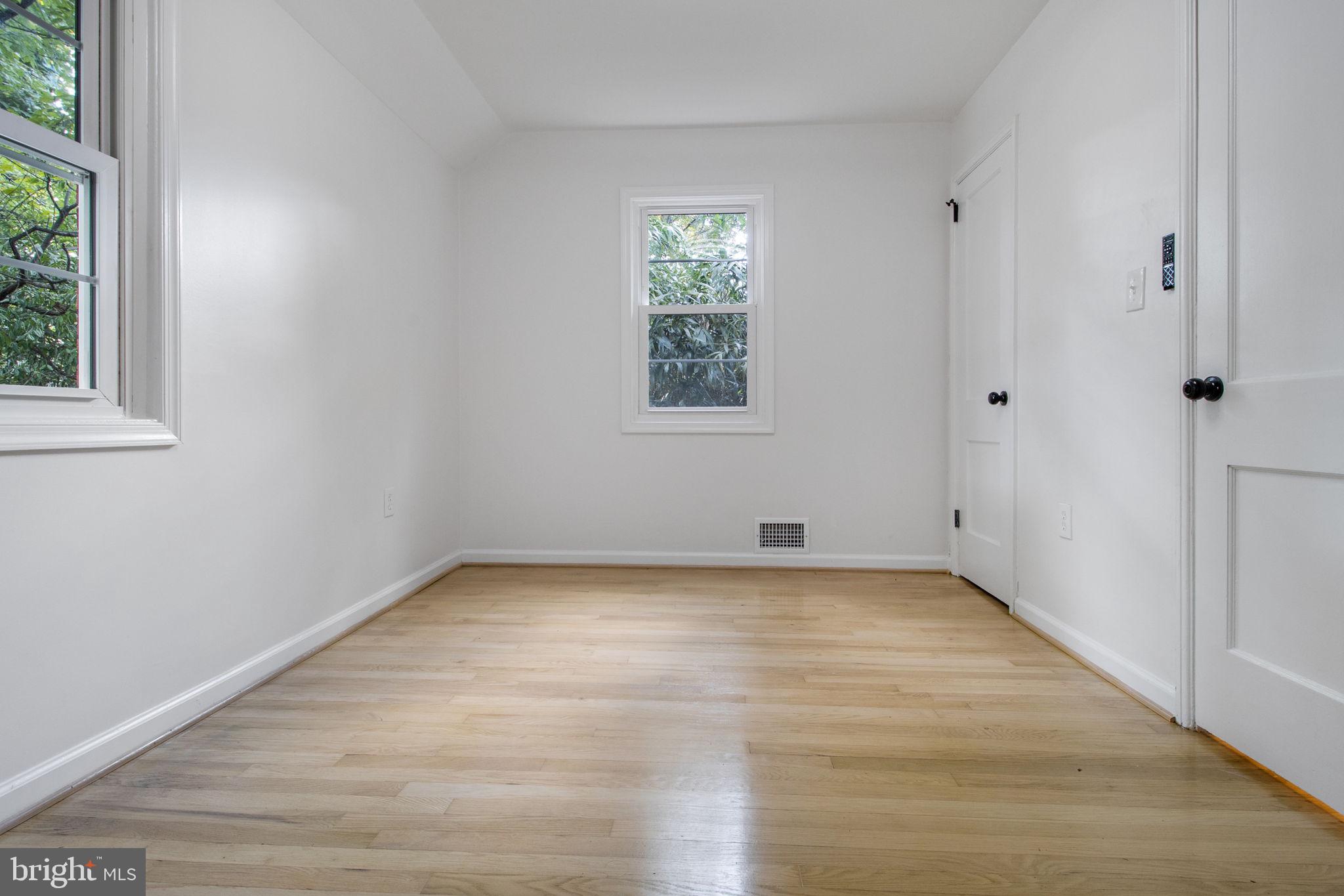 1012 Carson Street Silver Spring, MD 20901 - Photo 20 of 43 Bed 2 jack and Jill