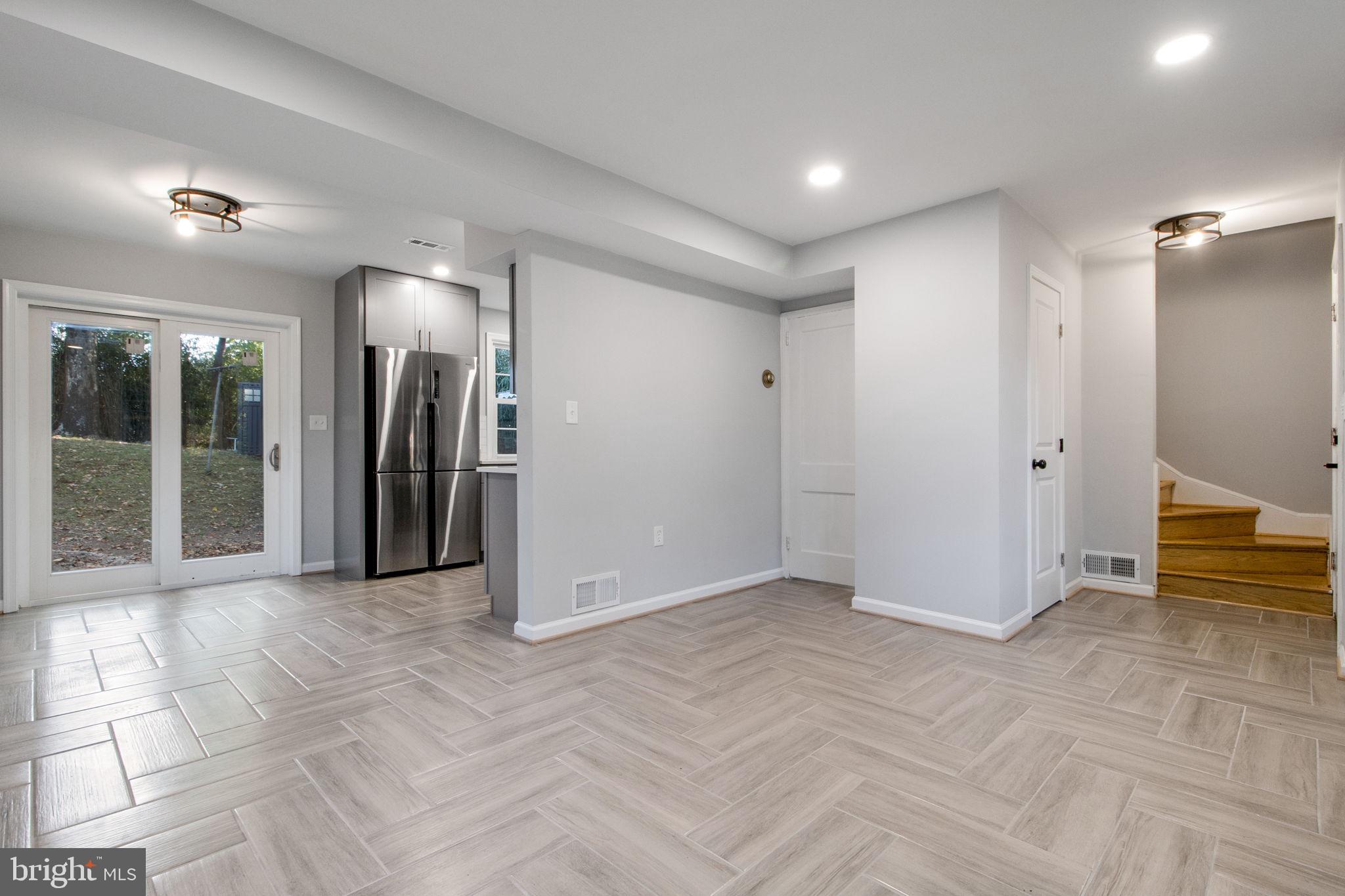 1012 Carson Street Silver Spring, MD 20901 - Photo 5 of 43 Living Room