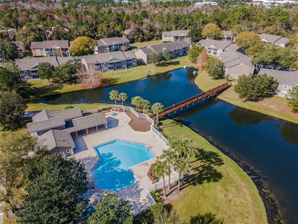 112 Reserve Circle, Unit 212 Oviedo, FL 32765 - Photo 46 of 54 an aerial view of a house with a ocean view