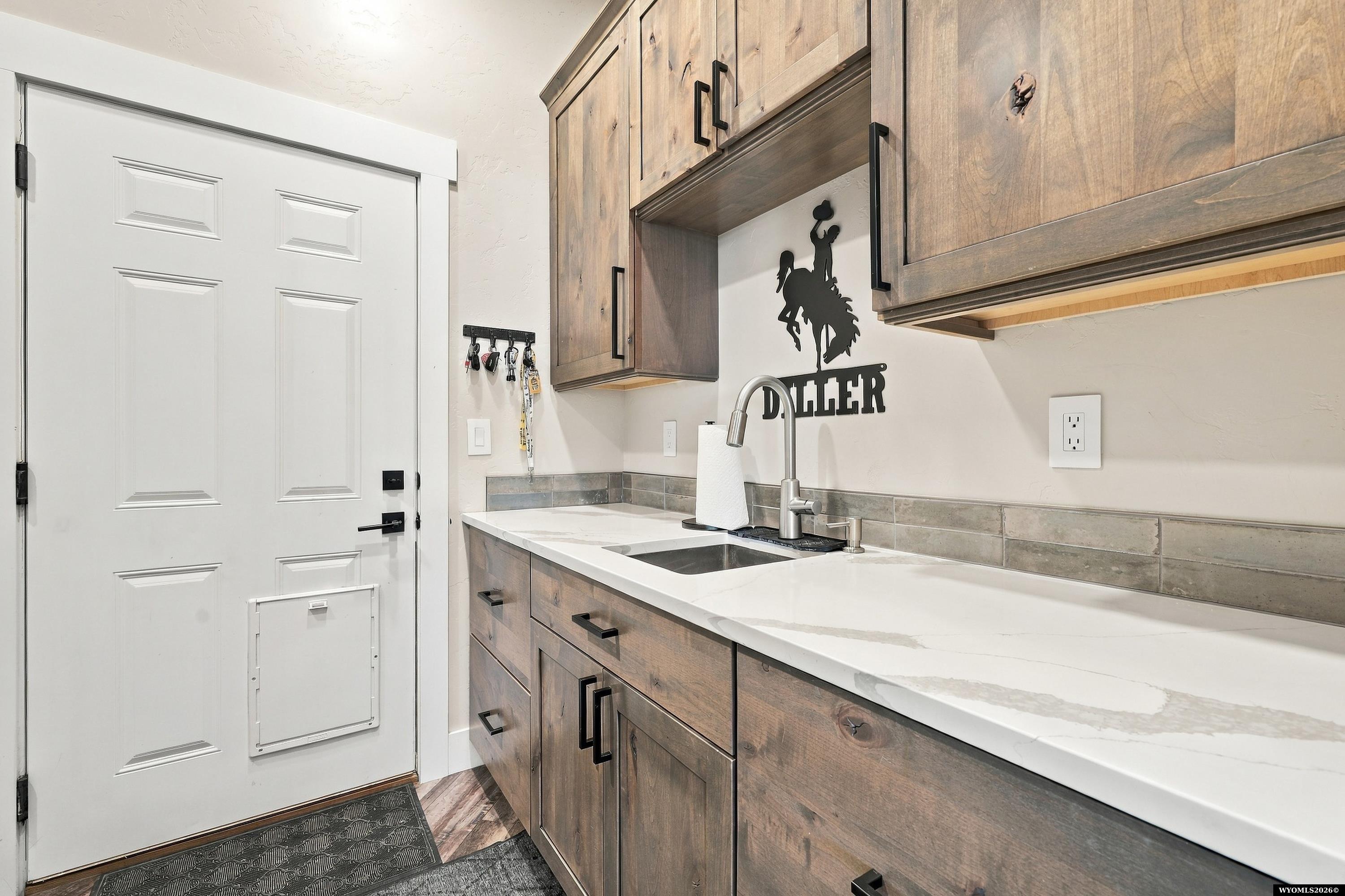 6685 South Rotary Park Road Casper, WY 82601 - Photo 13 of 41 Gallery Image 13