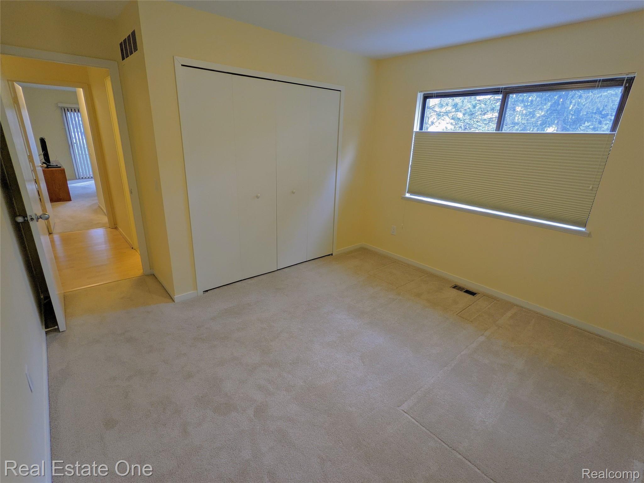 647 Ashley Circle East Rochester, MI 48307 - Photo 25 of 45 PXL_20210121_190932775.jpg
