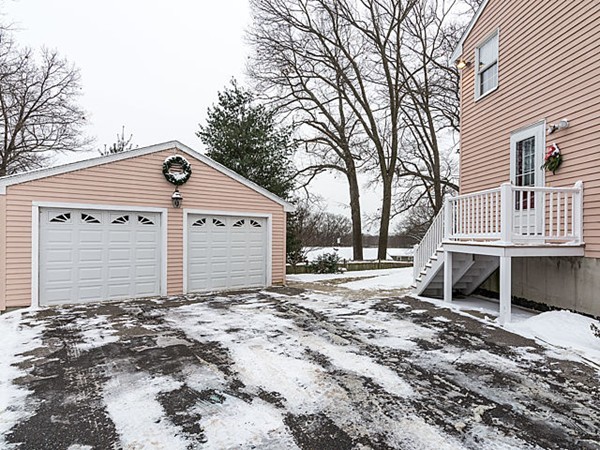 23 Cunningham Circle Waltham, MA 02453 - Photo 4 of 30