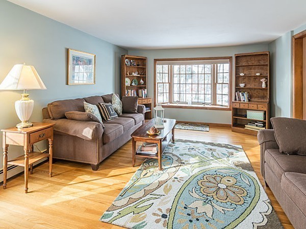 23 Cunningham Circle Waltham, MA 02453 - Photo 5 of 30