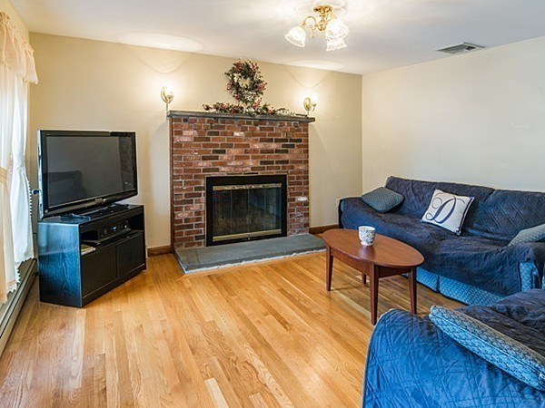 23 Cunningham Circle Waltham, MA 02453 - Photo 7 of 30