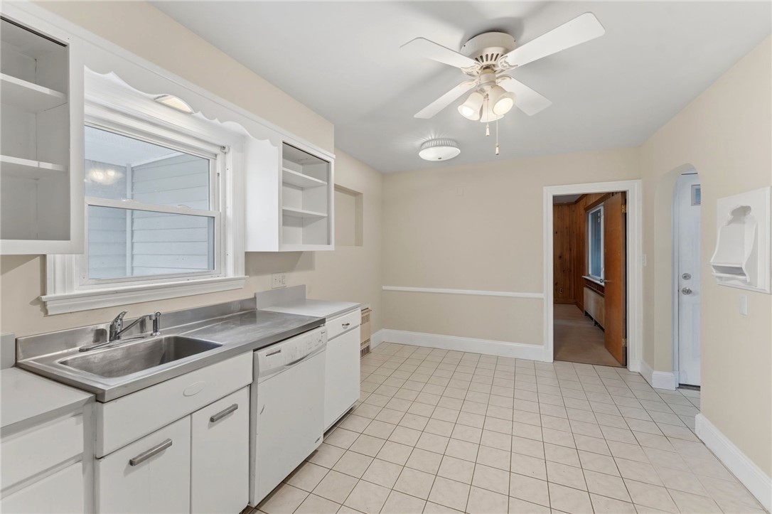 41 Summit Avenue North Smithfield, RI 02896 - Photo 13 of 48