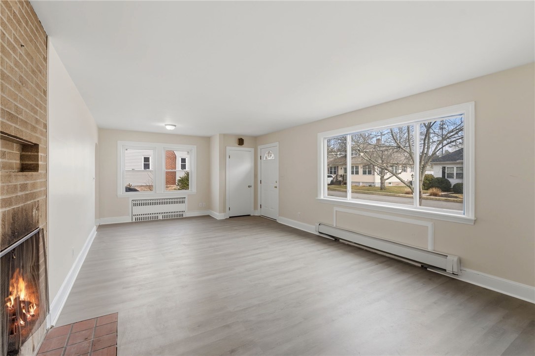 41 Summit Avenue North Smithfield, RI 02896 - Photo 9 of 48