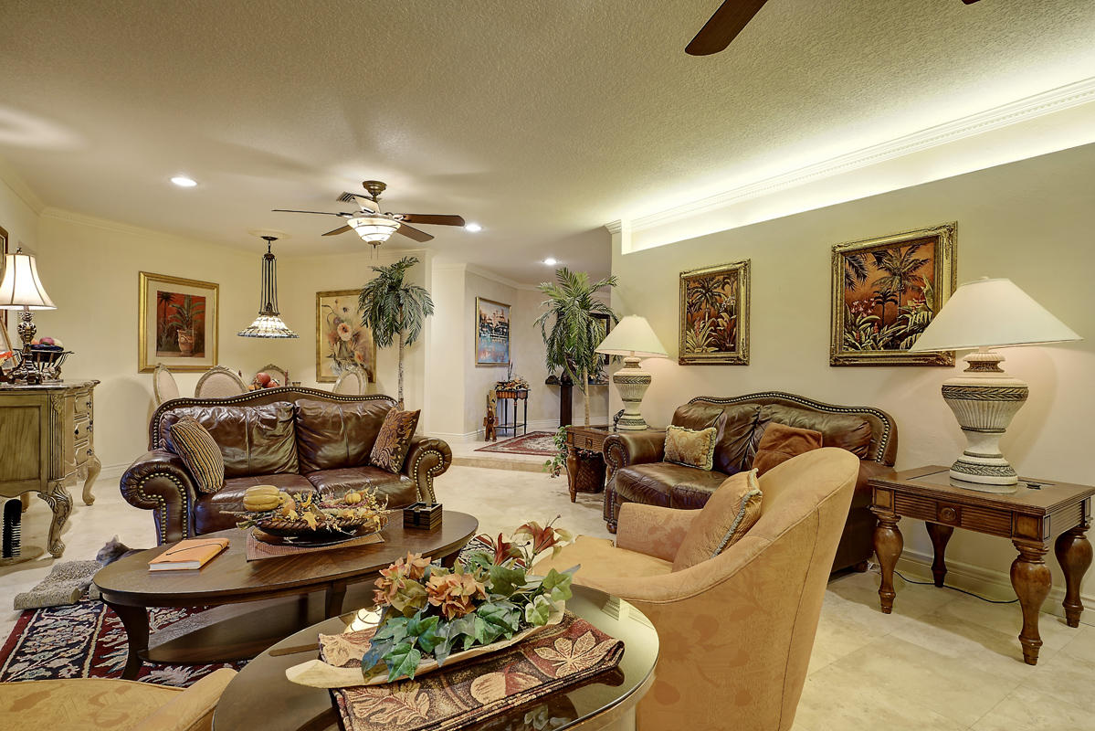 1698 Southwest 7th Terrace Boca Raton, FL 33486 - Photo 6 of 26 Living room 3