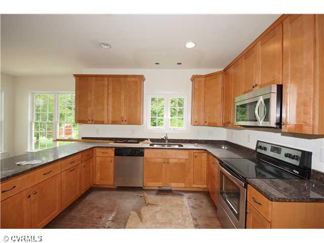 10671 Courtney Road Glen Allen, VA 23060 - Photo 4 of 15 Gallery Image 4