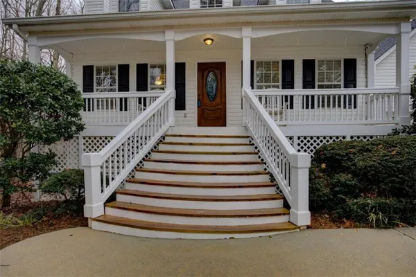 a view of entryway with a front door