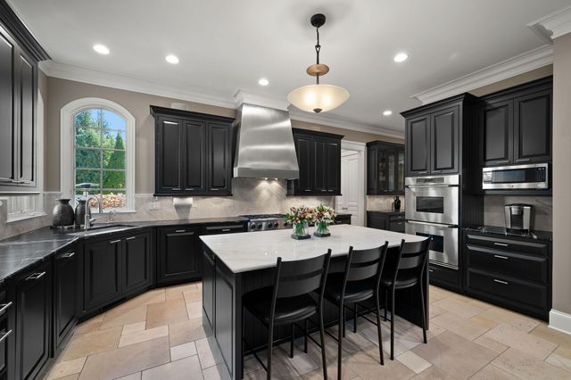 $3,249,000 | 677 Greenleaf Avenue, Glencoe, IL 60022