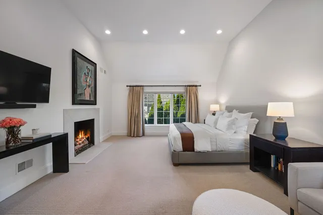 $3,249,000 | 677 Greenleaf Avenue, Glencoe, IL 60022