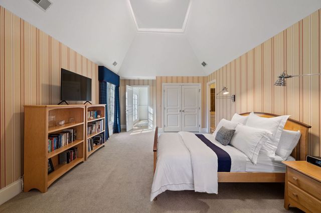 $3,249,000 | 677 Greenleaf Avenue, Glencoe, IL 60022