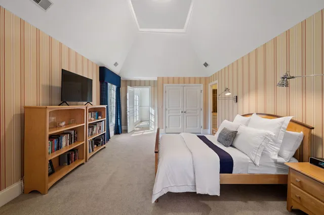 $3,249,000 | 677 Greenleaf Avenue, Glencoe, IL 60022