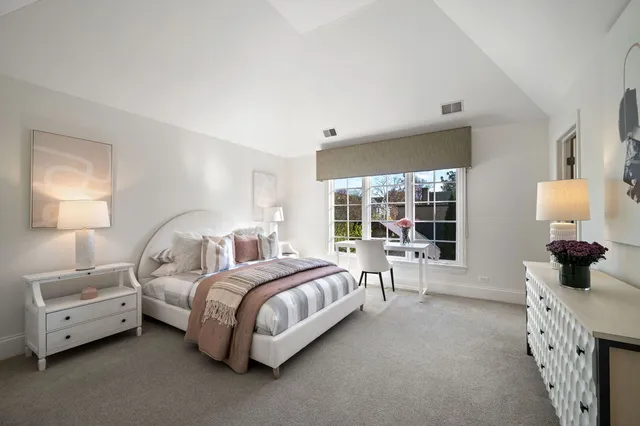 $3,249,000 | 677 Greenleaf Avenue, Glencoe, IL 60022