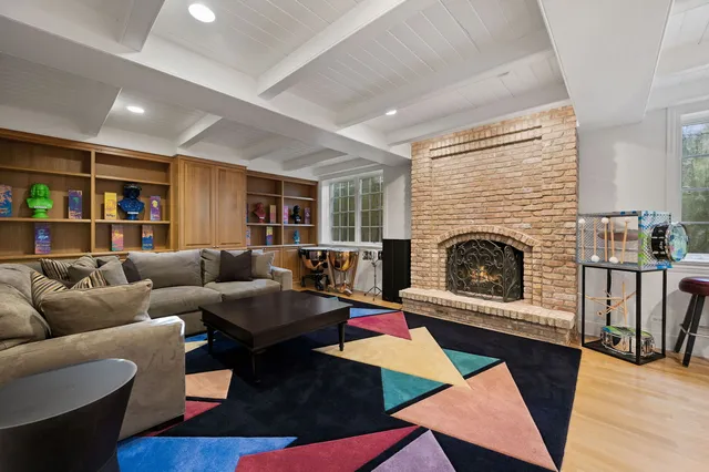 $3,249,000 | 677 Greenleaf Avenue, Glencoe, IL 60022