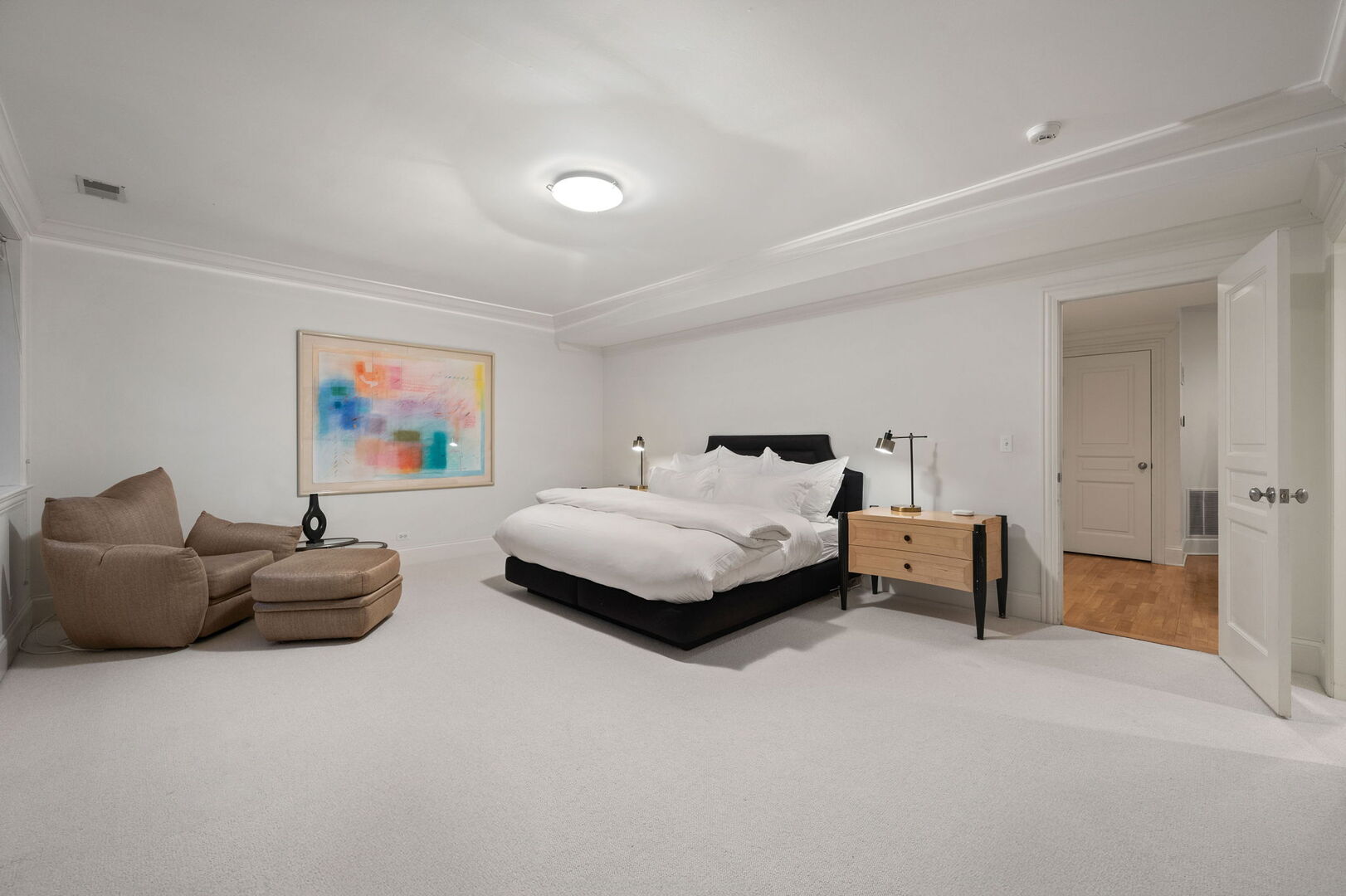 677 Greenleaf Avenue Glencoe, IL 60022 - Photo 38 of 54 a bedroom with a bed and a couch