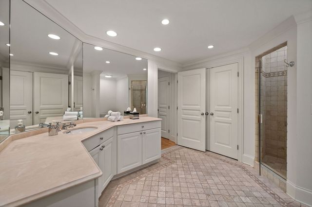 $3,249,000 | 677 Greenleaf Avenue, Glencoe, IL 60022