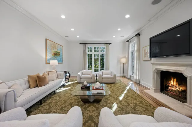 $3,249,000 | 677 Greenleaf Avenue, Glencoe, IL 60022