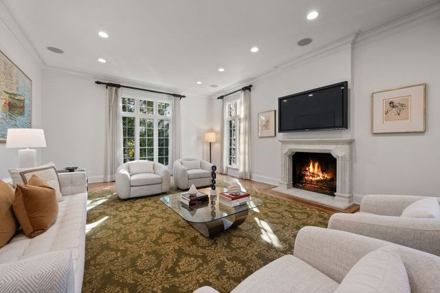 $3,249,000 | 677 Greenleaf Avenue, Glencoe, IL 60022