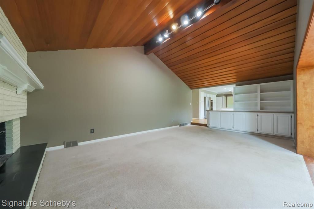 5139 Wing Lake Road Bloomfield Hills, MI 48302 - Photo 20 of 43